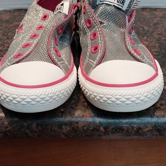 Converse NEW Glitter Slip-Ons...SIZE 1 - Picture 4 of 7